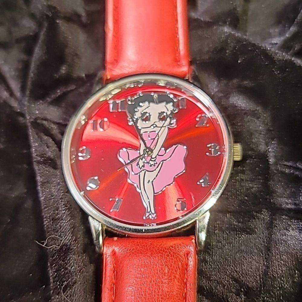 0352. Vintage ~ Betty Boop In RED ~ Wrist Watch w/ New battery ~ Works great 👍